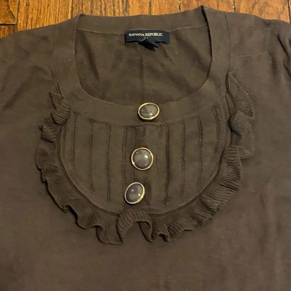 Banana Republic Brown Ruffle Bib & Tonal Button Accent Short Sleeve Knit Size S - Picture 2 of 4